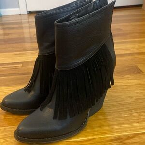 Very Volatile Women’s Black Heeled Boots With Fringe Size 7.5